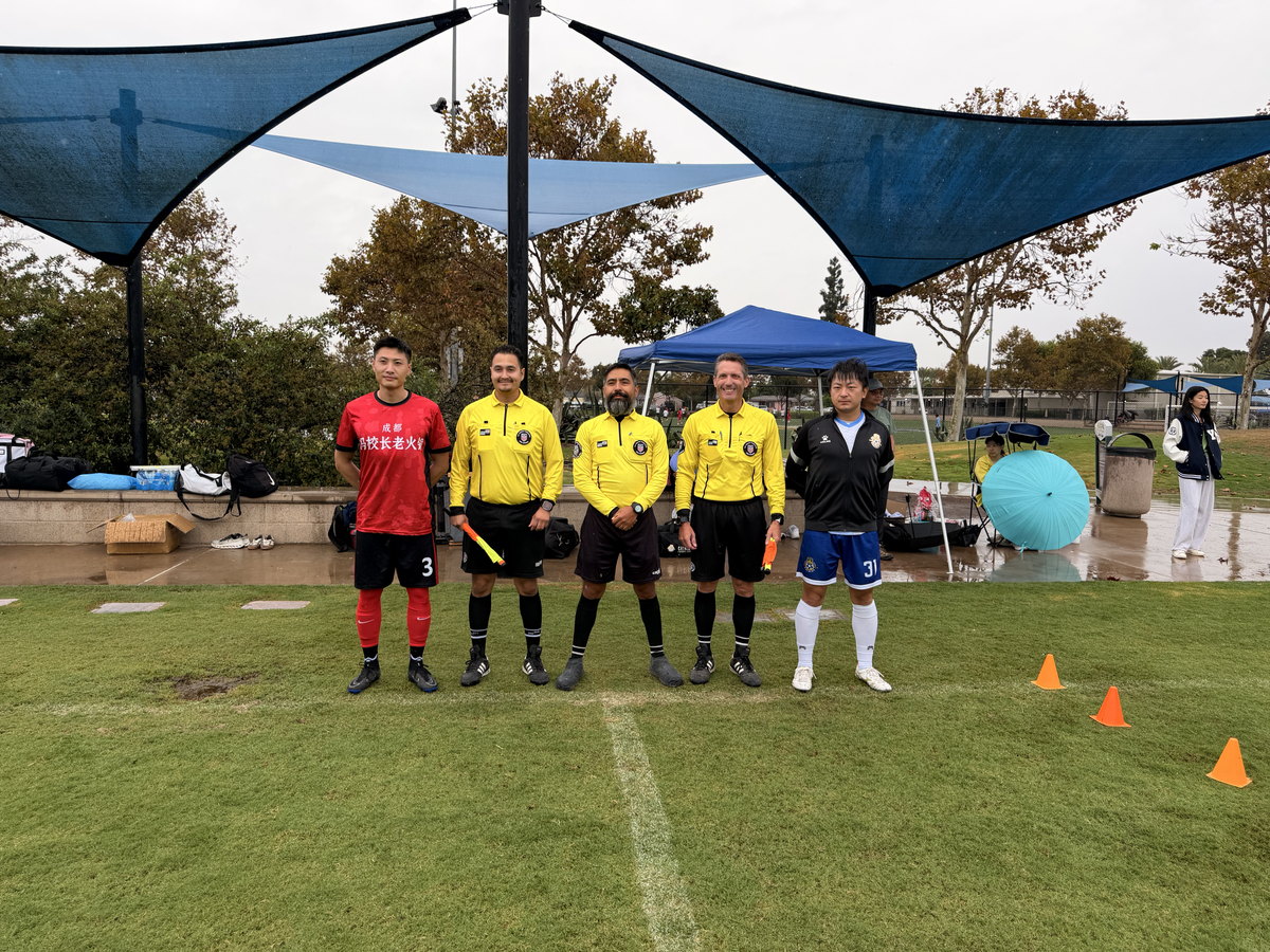 CalBlue and Los Angeles Kirin captains with the Kylin Cup officials