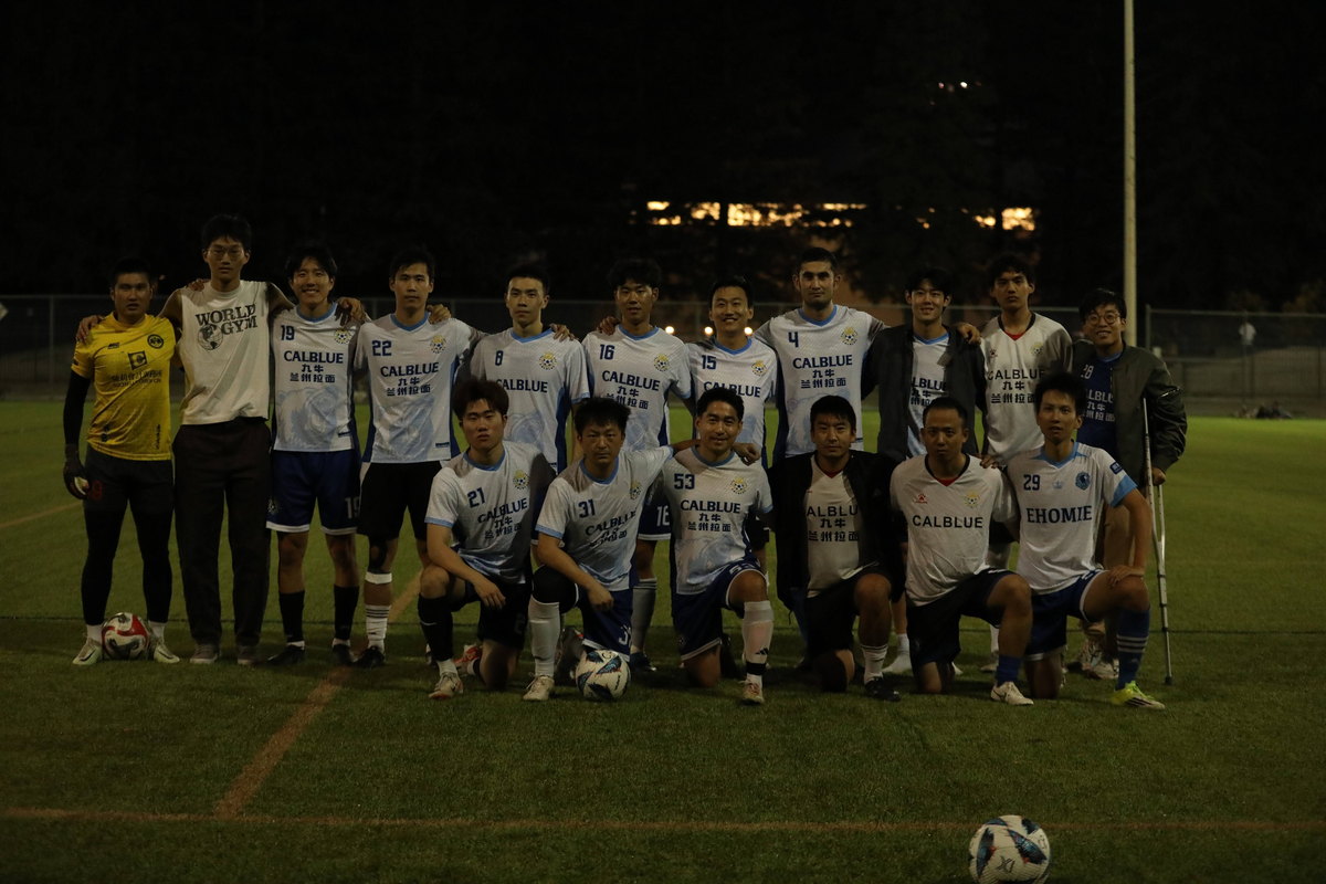 CalBlue squad lined up before the SWPL away match at Albion SC Silicon Valley